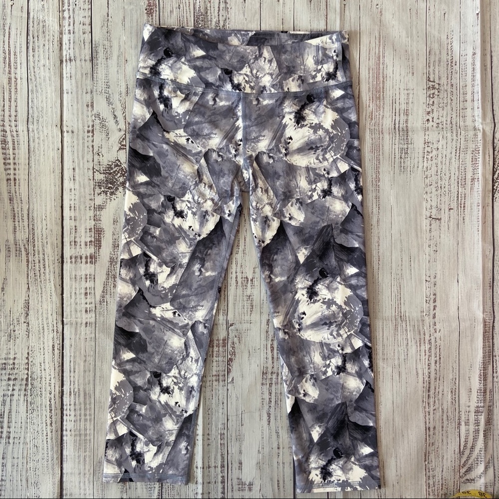 Fabletics Gray and White Collage Capri.  Size XSmall